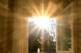 «Свет в окне».